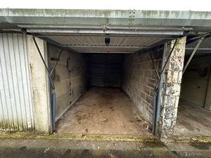 Photo 1- click for photo gallery